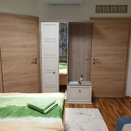 Gaestezimmer Klara *